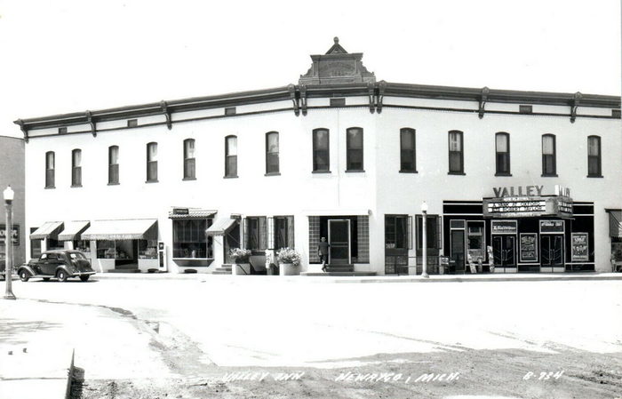 Valley Theatre - Old Postcard Photo (newer photo)